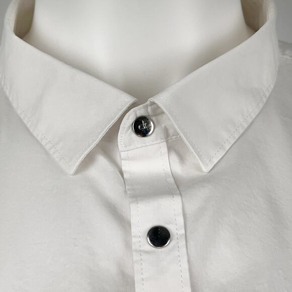 CALVIN KLEIN Slim Fit Pocketed Short-Sleeve Button-Up Casual Shirt (White | XXL) - Picture 9 of 10